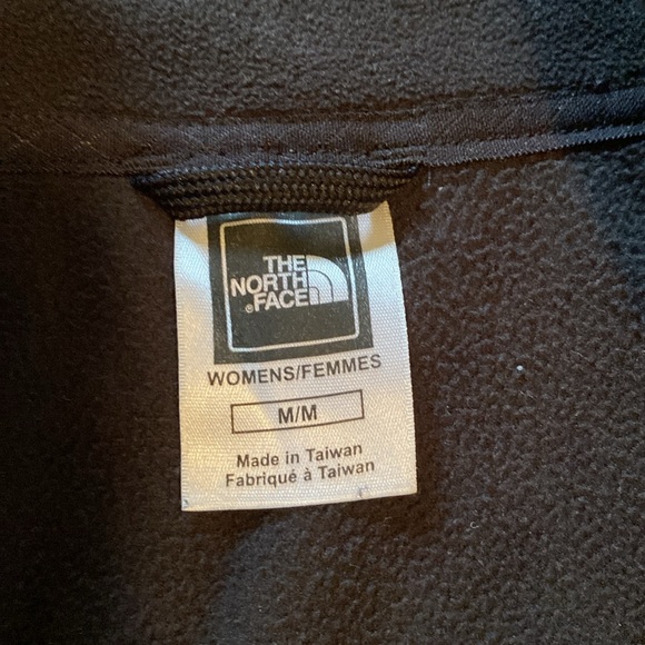 North Face Quarter Zip - Picture 7 of 7